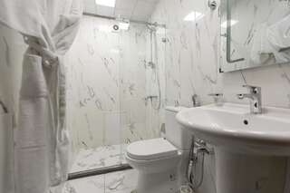 Отель Deluxe City Hotel Баку Апартаменты с видом на сад-6